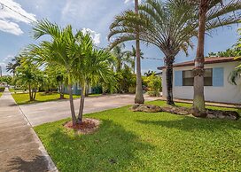 Casa Sirena By The Marina Suites with Pool