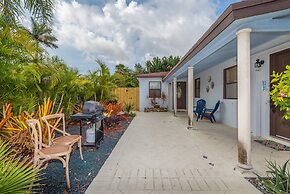 Casa Sirena By The Marina Suites with Pool