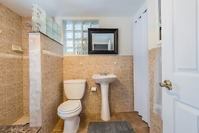 Casa Sirena By The Marina Suites with Pool