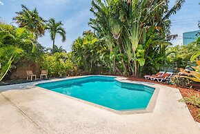 Casa Sirena By The Marina Suites with Pool