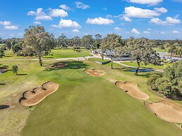 Comfort Suites Clubarham Golf Resort