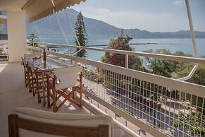 Seafront Apartment Grace