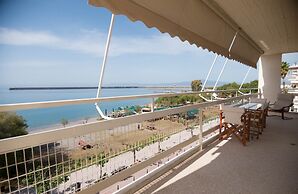 Seafront Apartment Grace