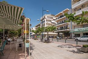 Seafront Apartment Grace