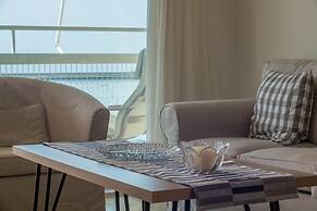 Seafront Apartment Grace