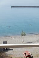 Seafront Apartment Grace