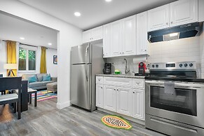 28 Guest - 4 Kitchens. Jungle Retreat in Heart Wynwood