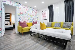 28 Guest - 4 Kitchens. Jungle Retreat in Heart Wynwood