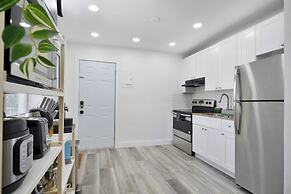 28 Guest - 4 Kitchens. Jungle Retreat in Heart Wynwood