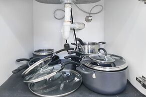 28 Guest - 4 Kitchens. Jungle Retreat in Heart Wynwood