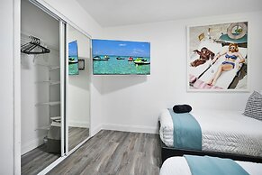 28 Guest - 4 Kitchens. Jungle Retreat in Heart Wynwood