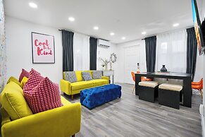 4 to 14 Guests 2 Kitchens Deco Retreat BBQ Patio