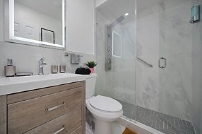 4 to 14 Guests, 2 Kitchens, Jungle Retreat BBQ Patio