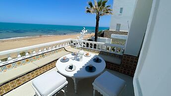 The Sea House Beach Front Villa With Pool