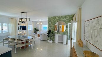 The Sea House Beach Front Villa With Pool