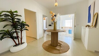 The Sea House Beach Front Villa With Pool