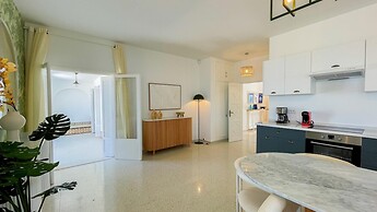 The Sea House Beach Front Villa With Pool