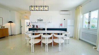 The Sea House Beach Front Villa With Pool