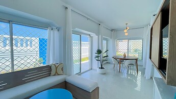 The Sea House Beach Front Villa With Pool