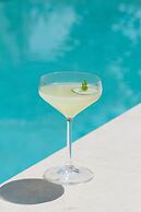 Boni Beach Hotel & Restaurant