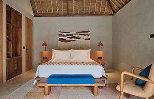 Boni Beach Hotel & Restaurant