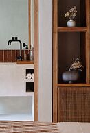 Boni Beach Hotel & Restaurant