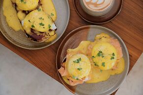 Boni Beach Hotel & Restaurant