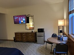 Delta Queen Lodge Bar Restaurant