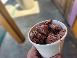 Delta Queen Lodge Bar Restaurant