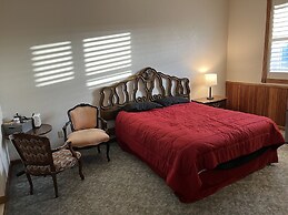 Delta Queen Lodge Bar Restaurant