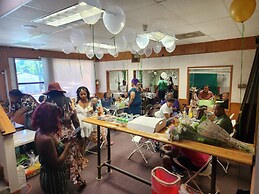 Delta Queen Lodge Bar Restaurant