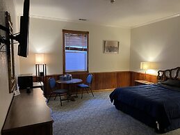 Delta Queen Lodge Bar Restaurant