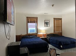 Delta Queen Lodge Bar Restaurant