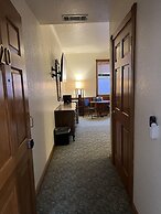 Delta Queen Lodge Bar Restaurant