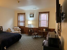 Delta Queen Lodge Bar Restaurant