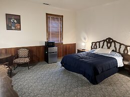 Delta Queen Lodge Bar Restaurant