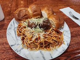 Delta Queen Lodge Bar Restaurant