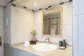 Captain's House Suites