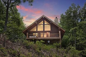 Star Views - Secluded W/mountain Views 2 Bedroom Cabin by Heavenly Vie