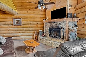 Star Views - Secluded W/mountain Views 2 Bedroom Cabin by Heavenly Vie
