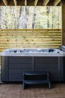 Amazing Lake House With Beach Access 4 Bedroom Home by RedAwning