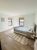 Amazing Lake House With Beach Access 4 Bedroom Home by RedAwning