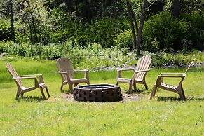 Amazing Lake House With Beach Access 4 Bedroom Home by RedAwning