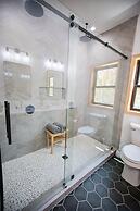 Amazing Lake House With Beach Access 4 Bedroom Home by RedAwning