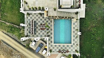 Lake View Hotel Revaas