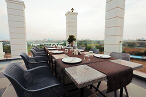 Lake View Hotel Revaas