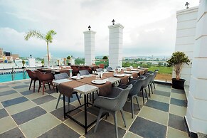 Lake View Hotel Revaas