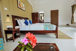 Lake View Hotel Revaas