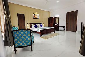 Lake View Hotel Revaas