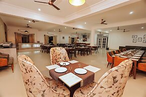 Lake View Hotel Revaas